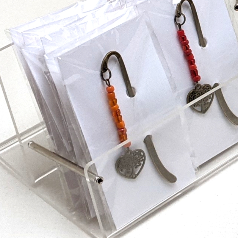 LZ_GVP Lesezeichen in Geschenkverpackung in Großaufnahme