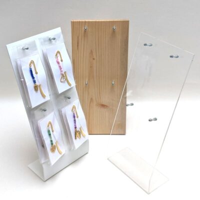 Verkaufsständer aus weißem Plexiglas für 12 Lesezeichen in Geschenkverpackung mit Loch